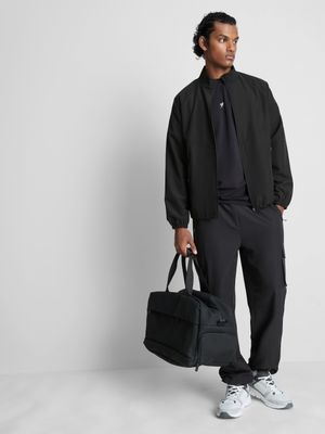 Chaqueta deportiva con cuello chimenea