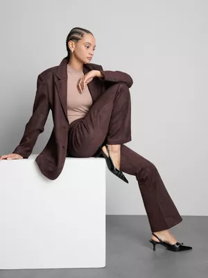 Pantalones de antelina acampanados Paula Echevarría