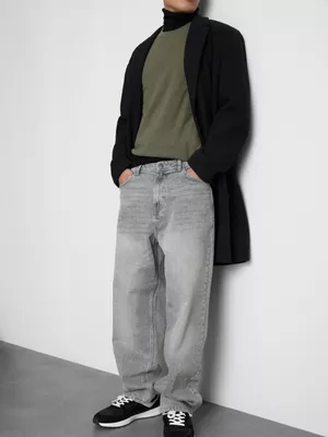 Vaqueros holgados de pernera recta y talle medio