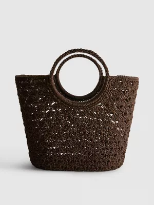 Bolso bombonera de crochet de Paula Echevarría