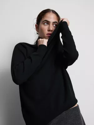 Jersey suave de cuello cisne