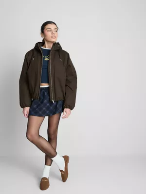 Chaqueta de corte cuadrado con capucha