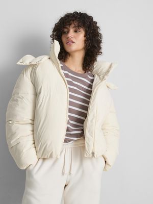 Chaqueta corta clásica acolchada