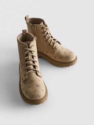 Botines con cordones bordados