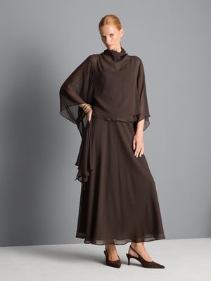 Blusa de cuello alto con capa