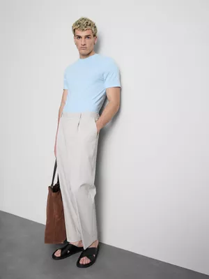 Camiseta elástica de corte entallado