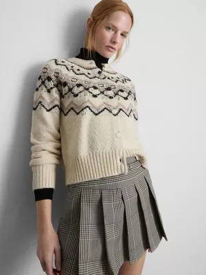 Cárdigan grueso con grecas alpinas