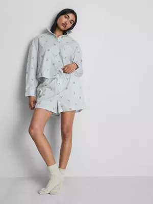 Camisa de pijama navideña corta estampada
