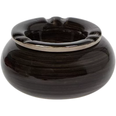 Popelník s krytem proti větru