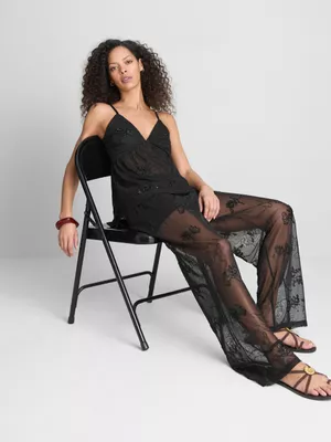 Top tipo babydoll con cuentas de Paula Echevarría