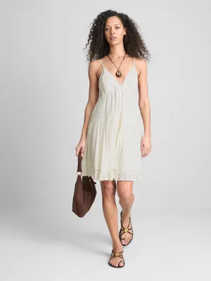 Vestido corto con volantes de Paula Echevarría