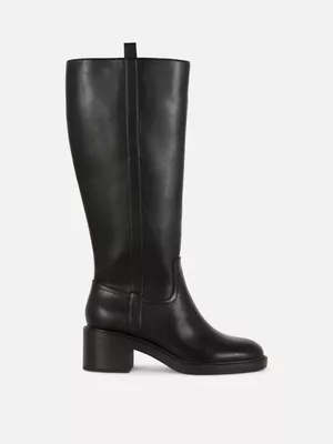 Botas altas de piel sintética de Rita Ora