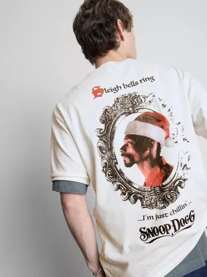 Camiseta navideña de Snoop Dogg