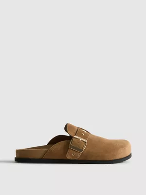 Zuecos con tachuelas de Coleen