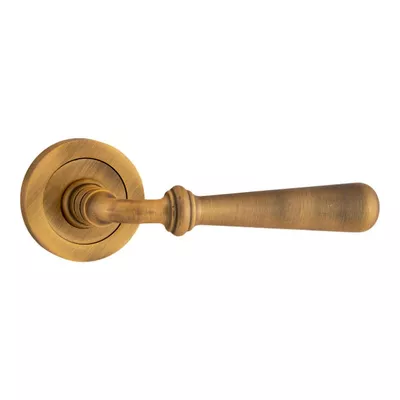 JUEGO DE MANILLA ROSETAS LATON CUERO MODELO NIZHNI