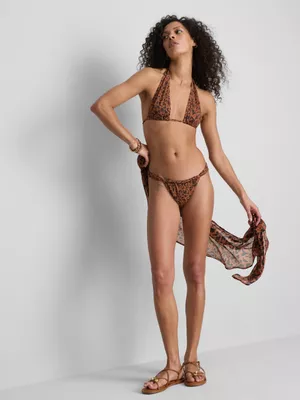 Braguitas de bikini brillantes de Paula Echevarría