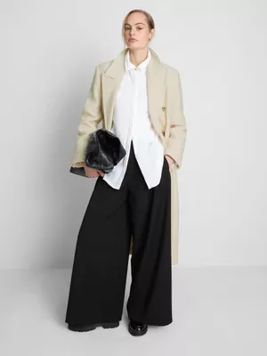 Abrigo con doble botonadura de The Edit