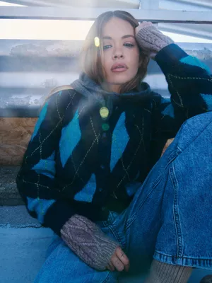 Cárdigan corto con rombos de Rita Ora