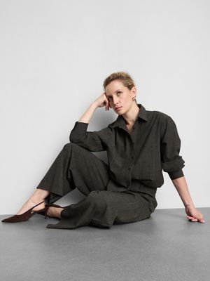 Pantalones plisados a cuadros de pernera ancha