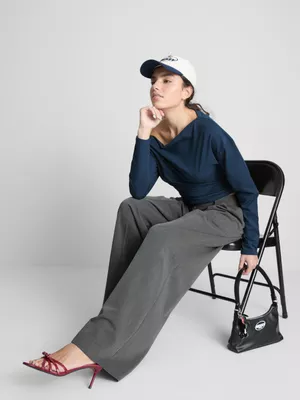 Pantalón plisado de pernera ancha