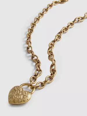 Collar con medallón de corazón de Paula Echevarría
