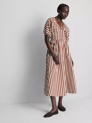 Vestido de algodón midi a rayas con vuelo