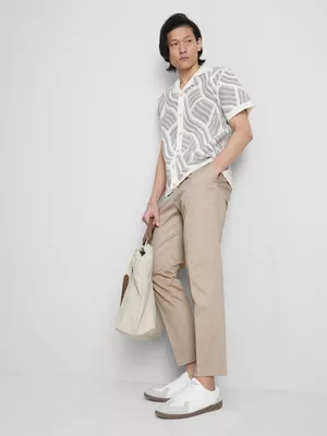 Pantalones entallados aterciopelados de The Edit