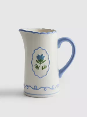 Taza festoneada con estampado floral