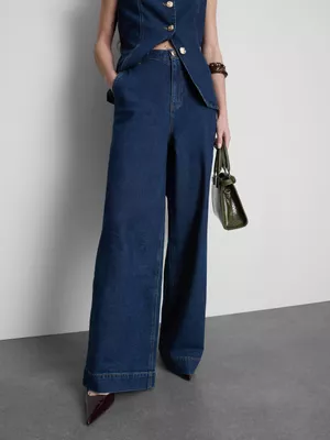 Vaqueros de pernera ancha con bajo ancho