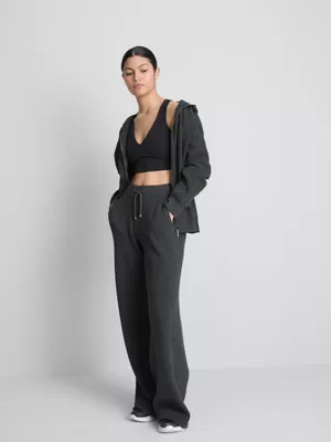 Cárdigan de punto de canalé con capucha y cremallera