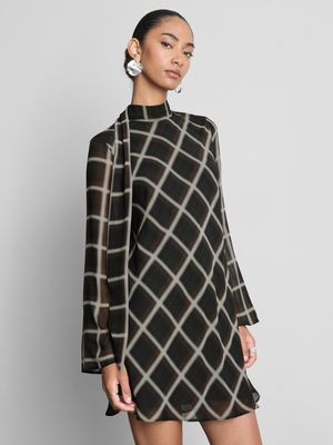 Vestido corto de gasa a cuadros con bufanda