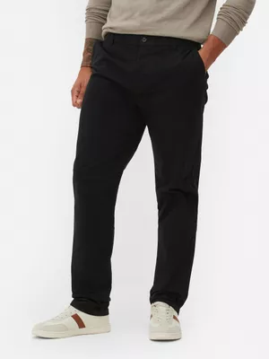 Pantalón chino elástico de pernera recta