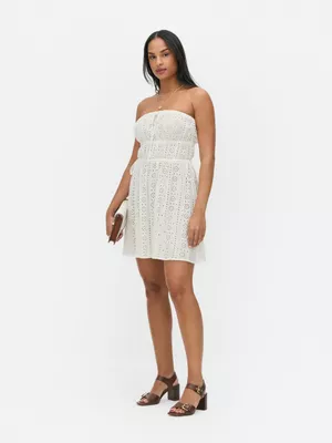 Vestido corto bandeau bordado