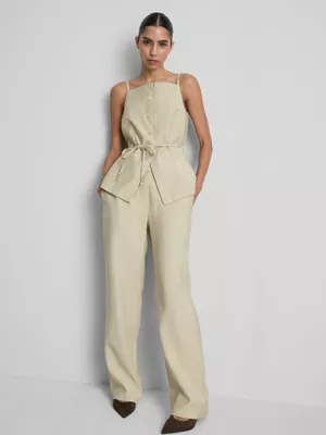 Pantalones de pernera ancha y tiro medio