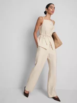 Pantalones de pernera ancha y tiro medio