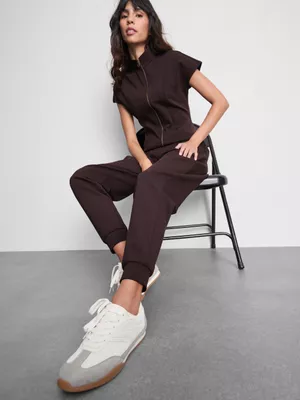 Pantalones de pernera cónica con bajos ajustados