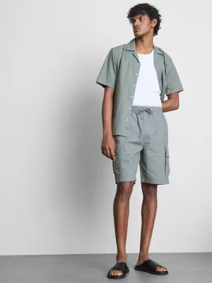 Pantalones cortos cargo en mezcla de lino