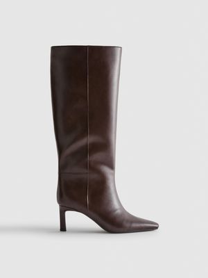 Botas altas de tacón con puntera puntiaguda