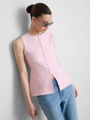 Chaleco con detalle de perlas