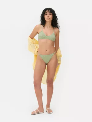 Top de bikini tipo bralette con cuadros vichy