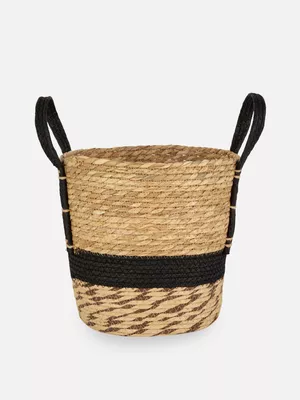 Cesta trenzada de almacenamiento