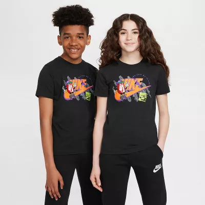 Kids 8-20 Nike Graphic T-Shirt