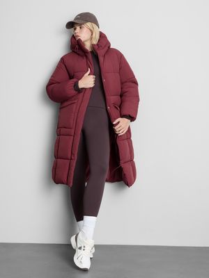 Chaqueta acolchada larga con capucha