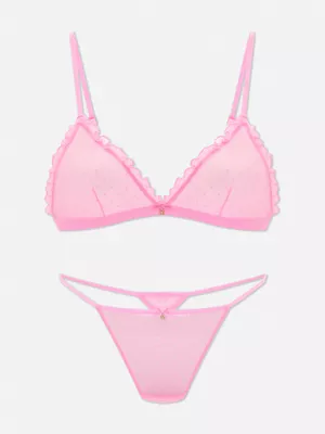 Set de sujetador triangular y tanga de malla