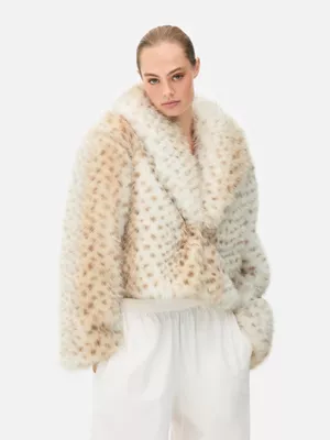 Chaqueta de pelo sintético con capucha