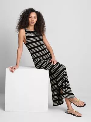 Vestido ceñido midi sin mangas