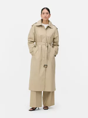 Impermeable con cinturón de The Edit