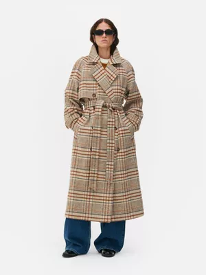 Abrigo a cuadros de doble botonadura de The Edit