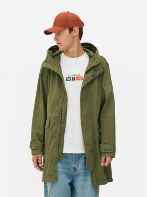 Parka larga con capucha