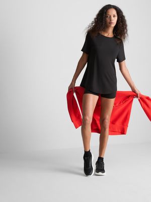Camiseta deportiva con detalle de malla